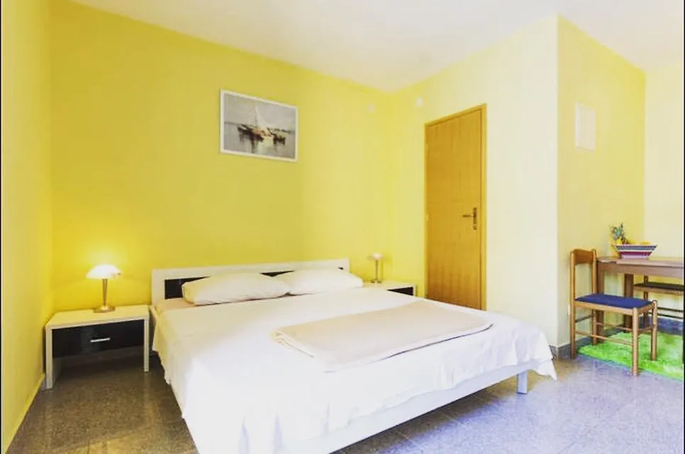 Triglav Studio Apartments Punat Hırvatistan